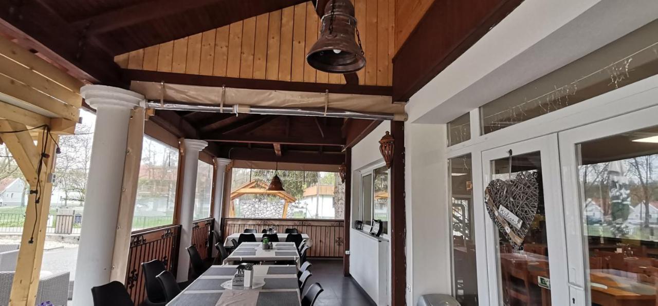 No Stress Panzio-Pizzeria-Sporttabor Bed & Breakfast Harkany Exterior photo