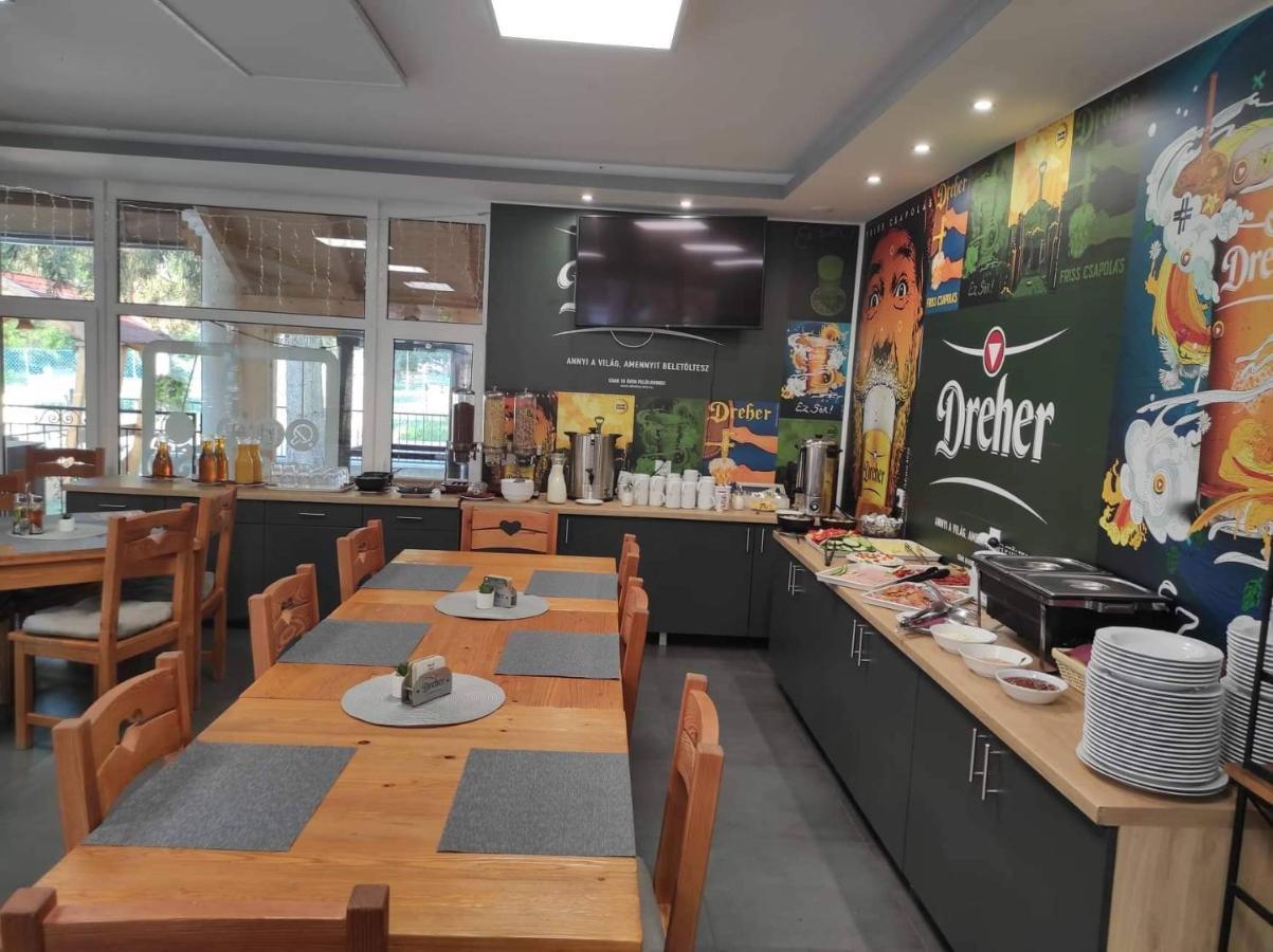 No Stress Panzio-Pizzeria-Sporttabor Bed & Breakfast Harkany Exterior photo